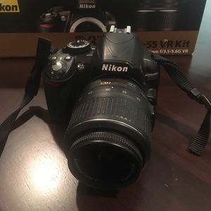 Nikon d3100 Nikkor 18-55mm  3.5-5.6G Charger
